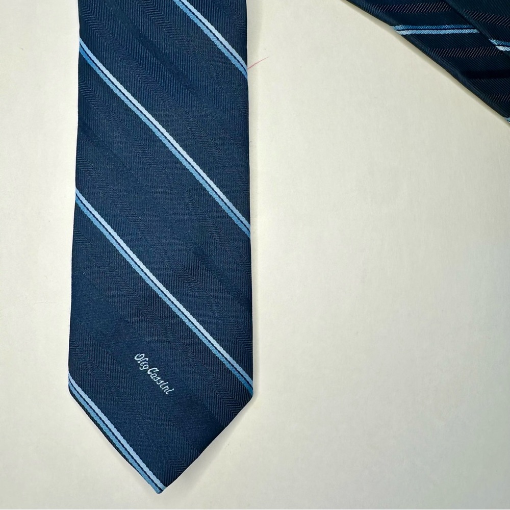 Vintage OLEG CASSINI Blue Embroidered Brand, Striped Classic Tie, 3” - Picture 3 of 7